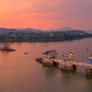 国产乡下三级全黄三级
